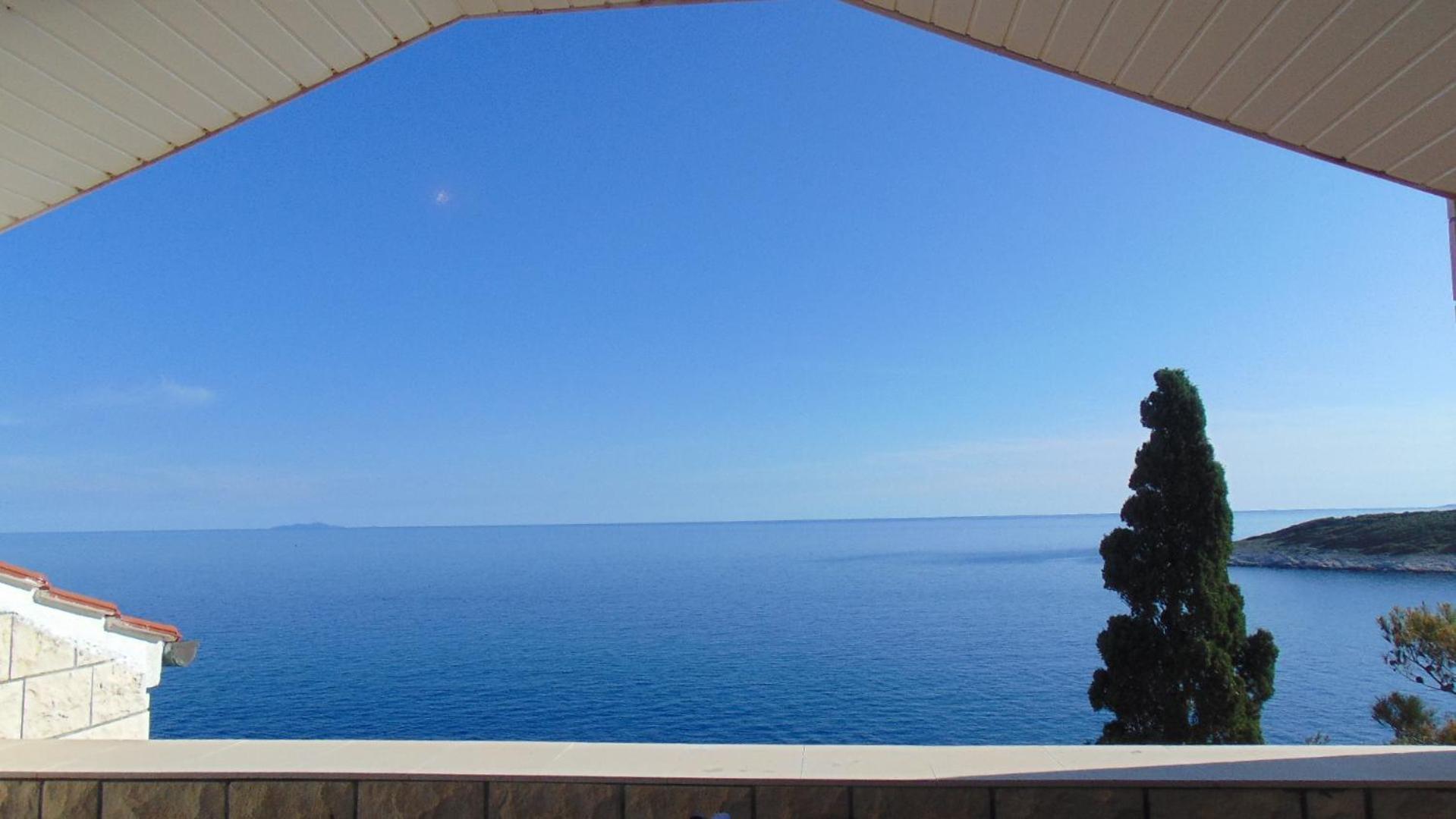 Kiki's Haven By Kristonia Apartma Hvar Town